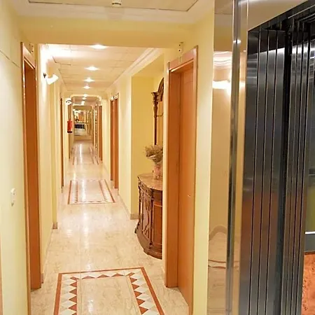 Cristal 2 Hotel 2*